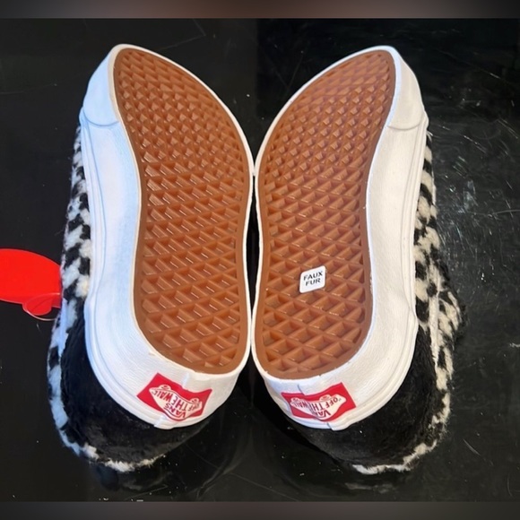 NWT VANS checkerboard sneakers - Picture 11 of 11